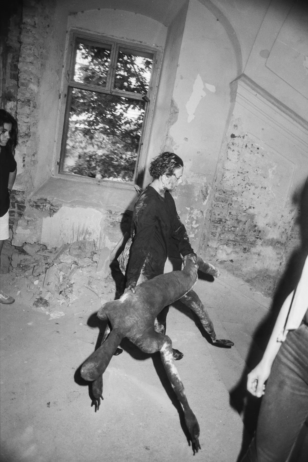 Lia Perjovschi, Lupt pentru dreptul meu de a fi diferită, Zona 1, 1993, foto Stelian Acea, copyright Arhiva Festivalului Zona
